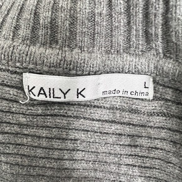 Crew Neck Black/Grey/White Colour Block Knit Sweater - Picture 3 of 5